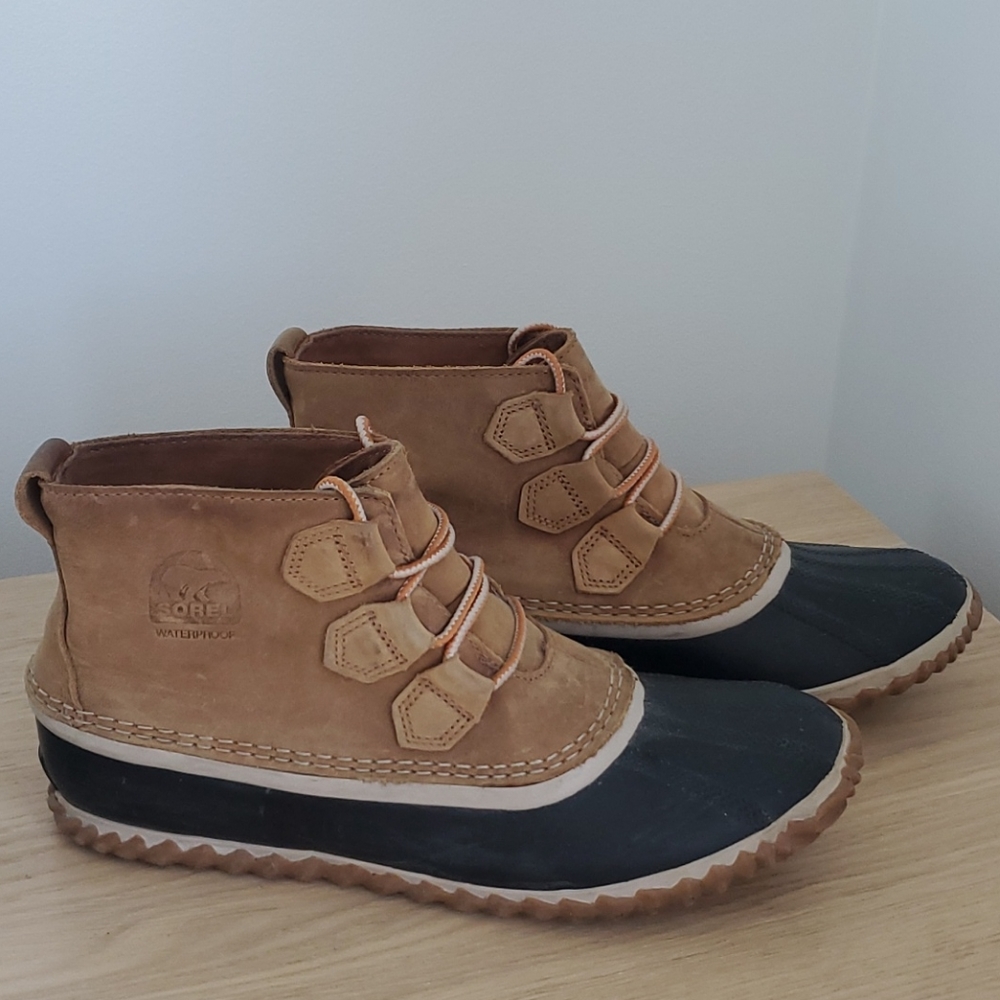 SOREL WATERPROOF BOOTS